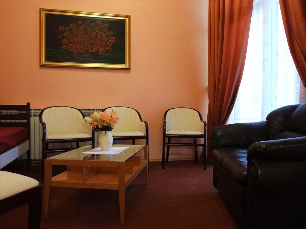 Bed & Breakfast Vila Stanisic Pozega Phòng bức ảnh
