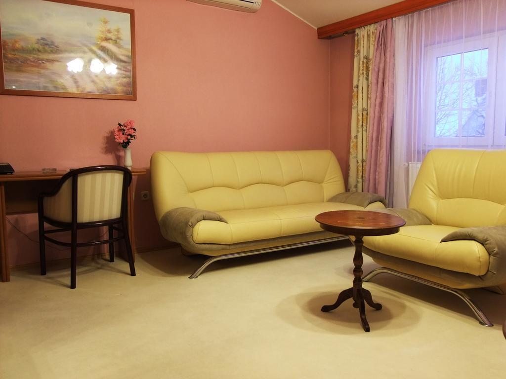 Bed & Breakfast Vila Stanisic Pozega Phòng bức ảnh