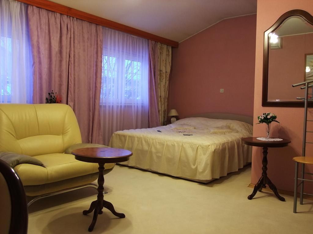 Bed & Breakfast Vila Stanisic Pozega Phòng bức ảnh