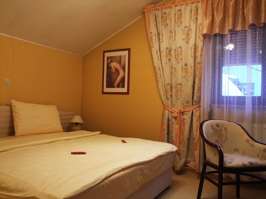 Bed & Breakfast Vila Stanisic Pozega Phòng bức ảnh