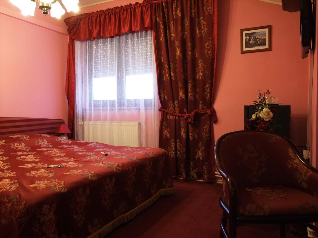Bed & Breakfast Vila Stanisic Pozega Phòng bức ảnh